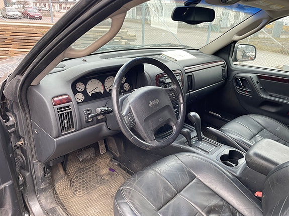 Jeep Grand Cherokee 6 of 11