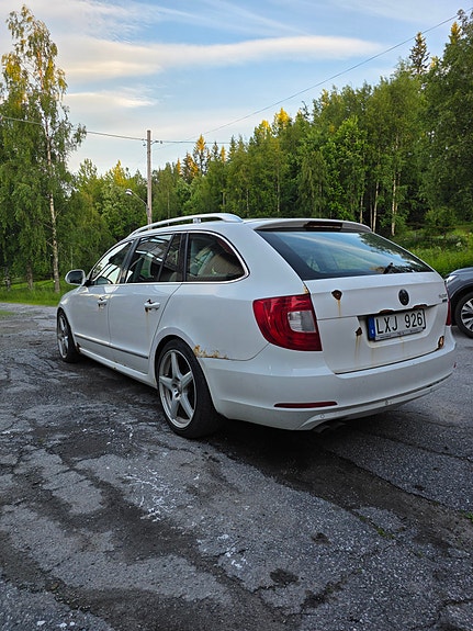 Skoda Superb 3 of 4