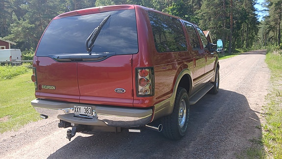 Ford Excursion 5 of 5