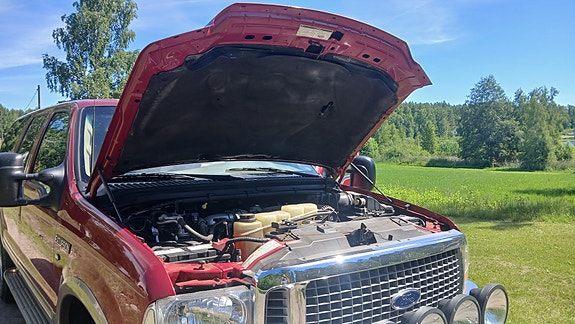 Ford Excursion 11 of 12