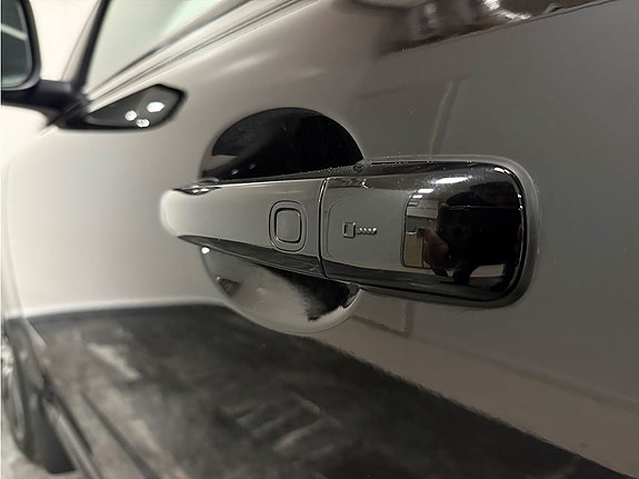 Volvo V70 4 of 5