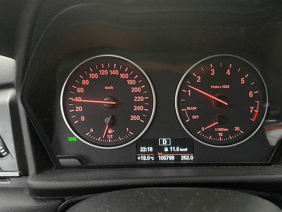 BMW 218i 2 of 7