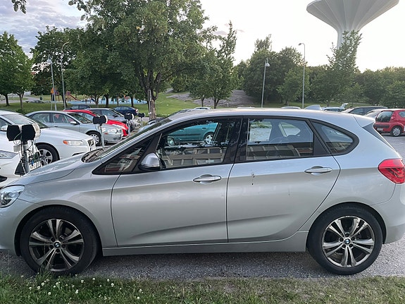 BMW 218i 7 of 7