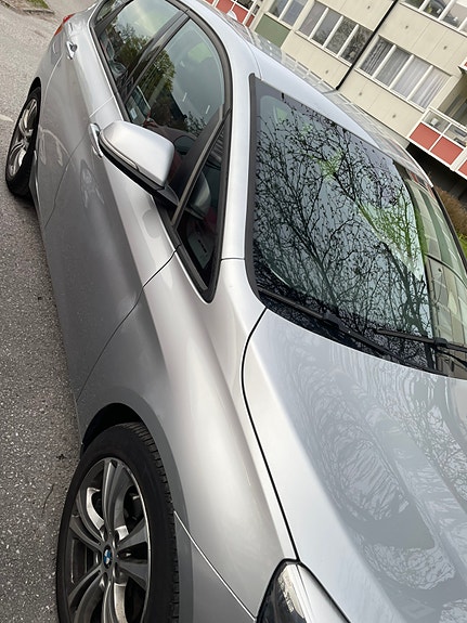 BMW 218i 5 of 7