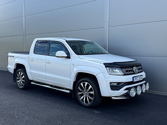 Volkswagen Amarok 2 of 5