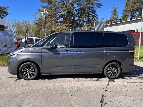 Volkswagen Multivan 3 of 5