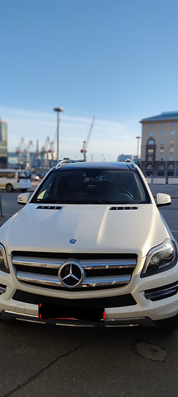 Mercedes-Benz GL350 4 of 5
