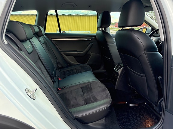 Skoda Octavia Scout 14 of 20