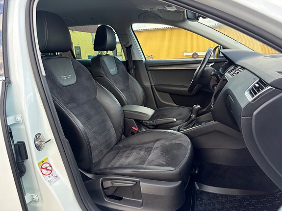 Skoda Octavia Scout 12 of 20