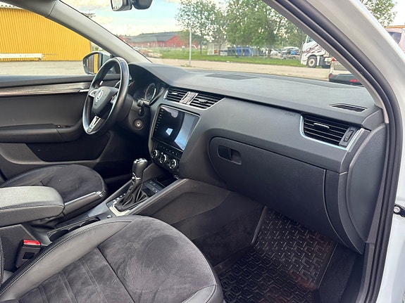 Skoda Octavia Scout 11 of 20