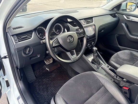 Skoda Octavia Scout 9 of 20