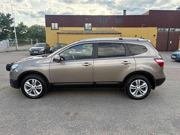 Nissan Qashqai+2 2 of 5