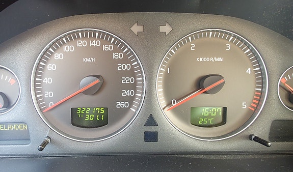 Volvo S60 7 of 9
