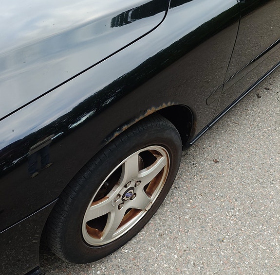 Volvo S60 4 of 5