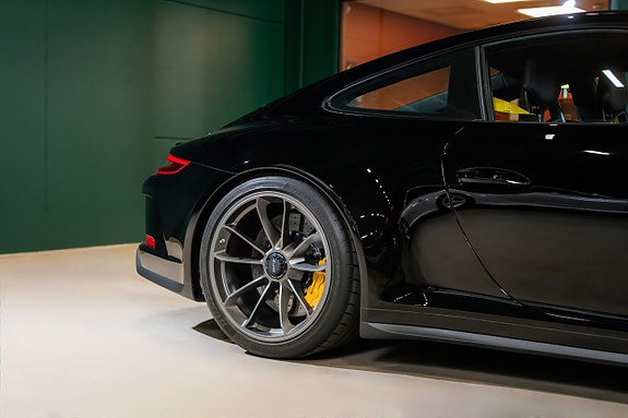 Porsche 911 9 of 30