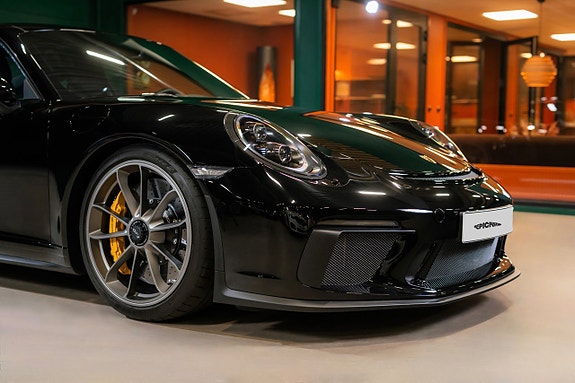 Porsche 911 3 of 5
