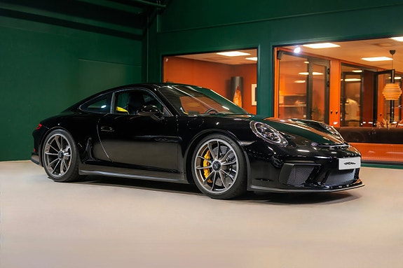 Porsche 911 2 of 5