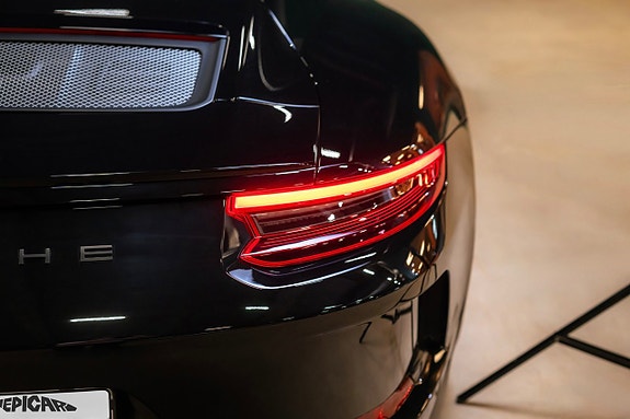 Porsche 911 15 of 30