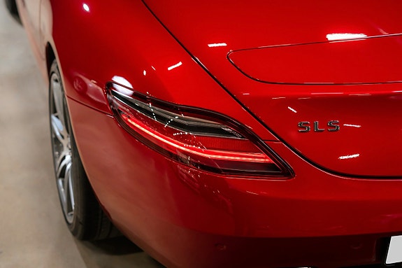 Mercedes-Benz SLS 19 of 30