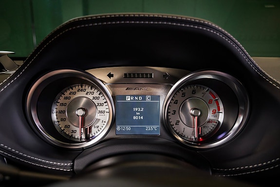 Mercedes-Benz SLS 24 of 30
