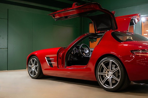 Mercedes-Benz SLS 7 of 30
