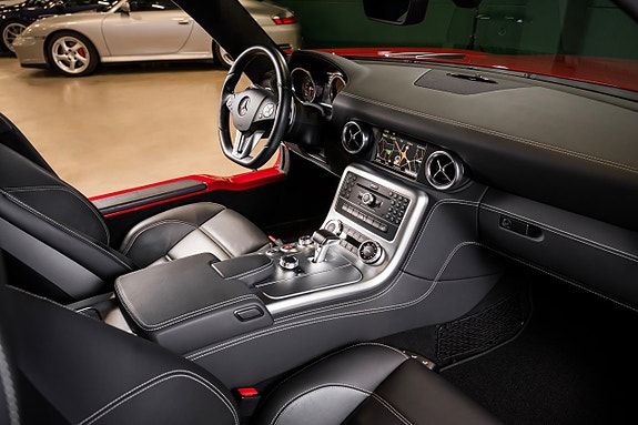 Mercedes-Benz SLS 29 of 30