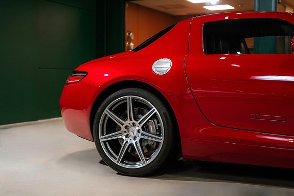 Mercedes-Benz SLS 13 of 30