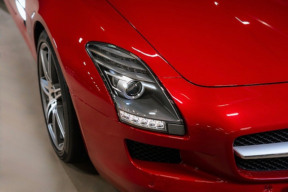 Mercedes-Benz SLS 18 of 30