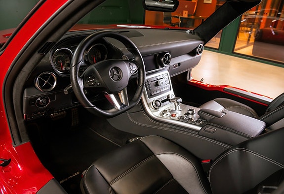 Mercedes-Benz SLS 22 of 30