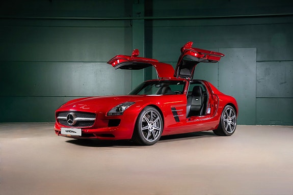 Mercedes-Benz SLS 14 of 30
