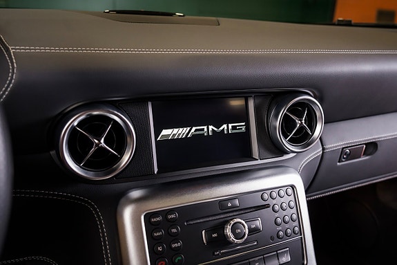 Mercedes-Benz SLS 25 of 30