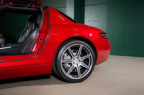 Mercedes-Benz SLS 17 of 30