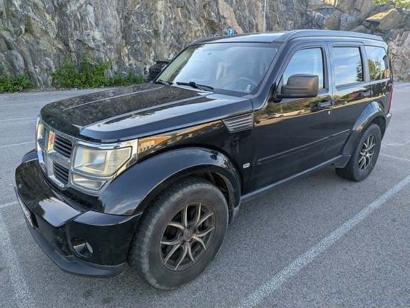 Dodge Nitro 2 of 5