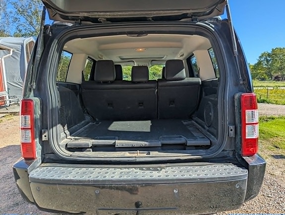 Dodge Nitro 8 of 8