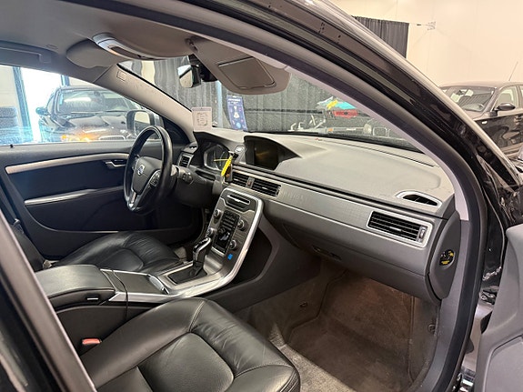 Volvo XC70 5 of 7