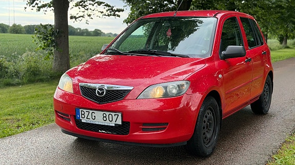Mazda 2 2 of 5