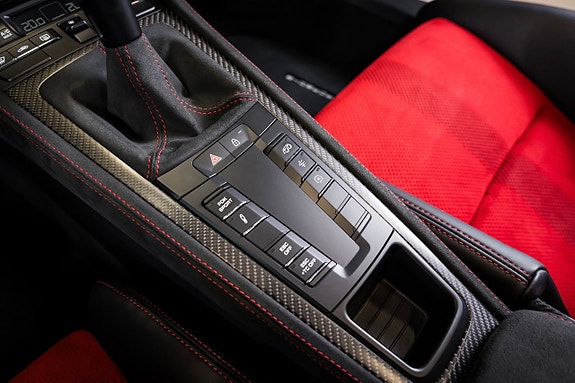 Porsche 718 Spyder RS 27 of 30