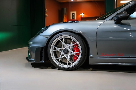 Porsche 718 Spyder RS 8 of 30