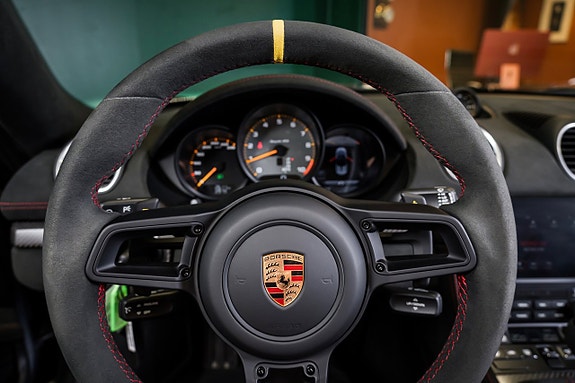 Porsche 718 Spyder RS 23 of 30