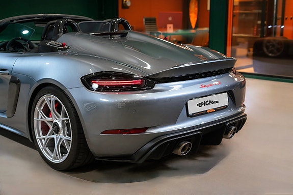 Porsche 718 Spyder RS 5 of 5