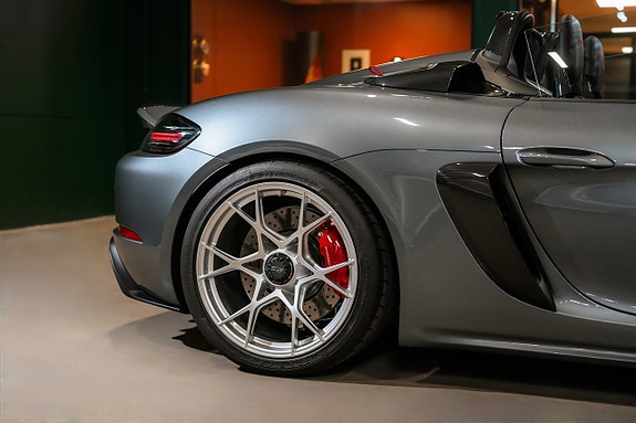 Porsche 718 Spyder RS 9 of 30