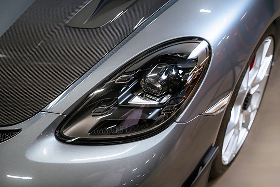 Porsche 718 Spyder RS 13 of 30