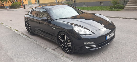 Porsche Panamera 4S 5 of 5