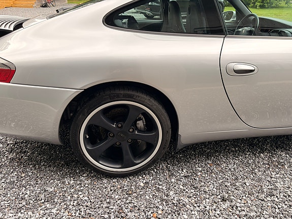 Porsche 911 Carrera 4 9 of 9
