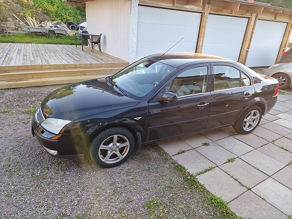 Ford Mondeo 3 of 5