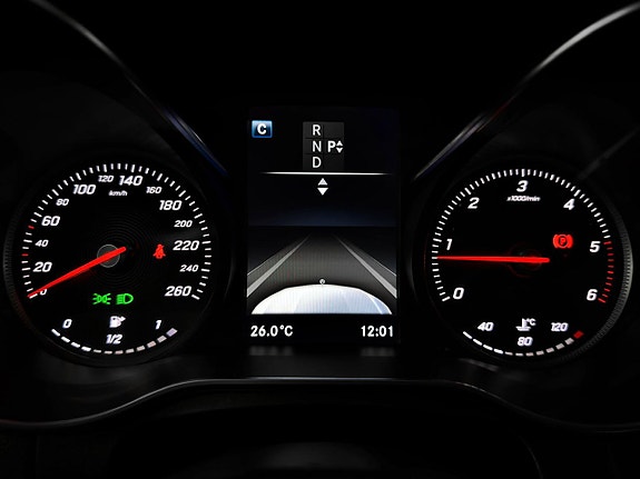 Mercedes-Benz GLC220 d 24 of 30
