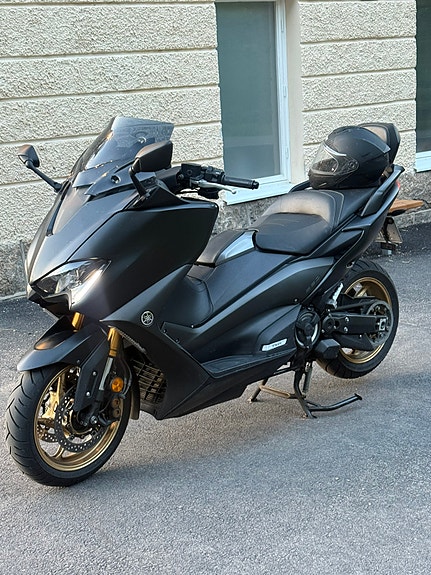 Yamaha XP560E 2 of 5