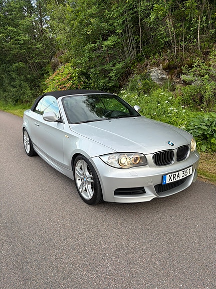 BMW 135i 3 of 5