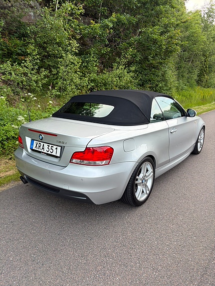 BMW 135i 4 of 5
