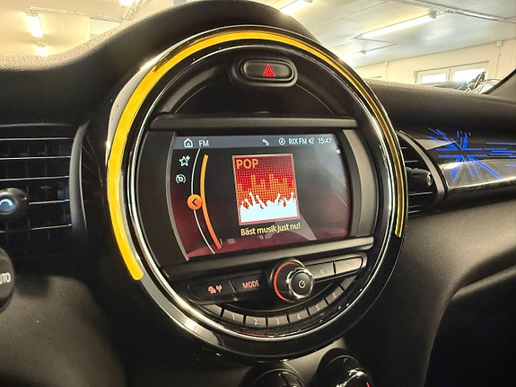 MINI Cooper 22 of 27